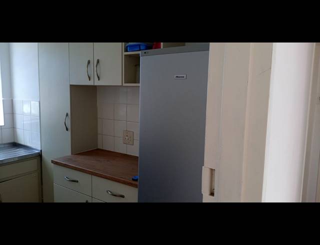 1 bed property to rent in ORANJEZICHT